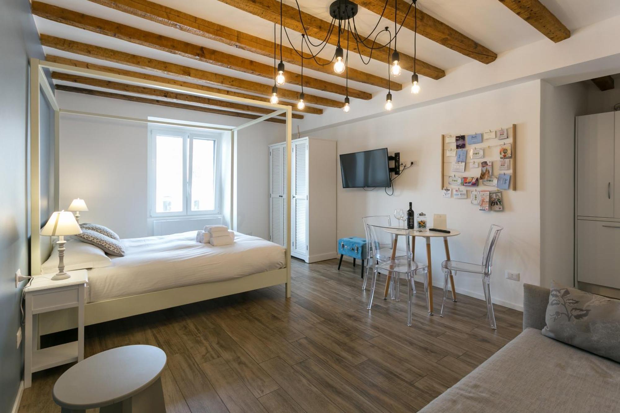 Navigli - Vigevano 45 & Casale 3A Studios Milano Værelse billede